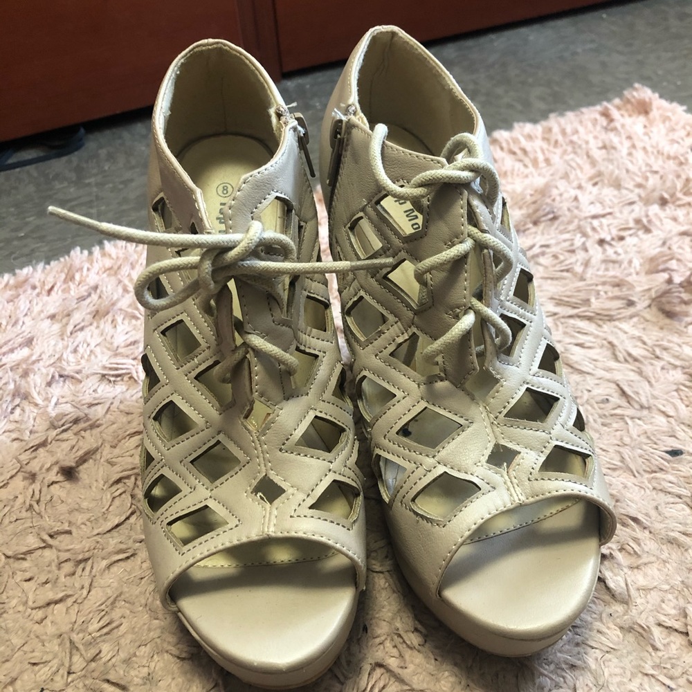 Cream wedges - Picture 2 of 3